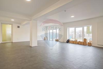 Casă cu 7 camere cu Teren 1400 Mp în Stupini - 31