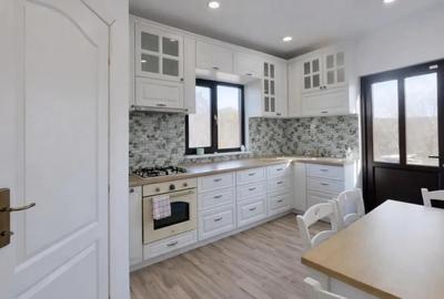 Casă cu 5 camere cu Teren 1532 Mp în Central - 4