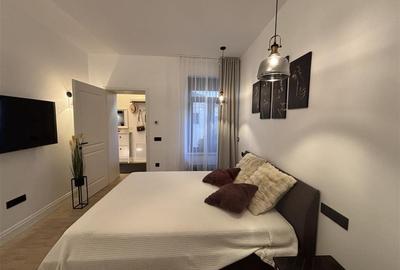 Apartament 3 camere  2 bai + curte si parcare | 15 Noiembrie - 6