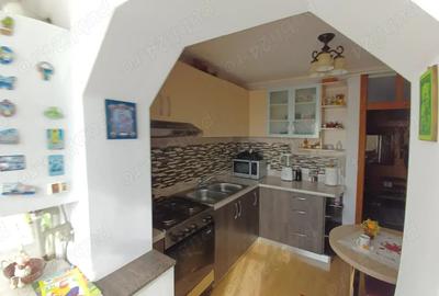 De vanzare apartament cu 3 camere, situat in municipiul Campulung Muscel - 3