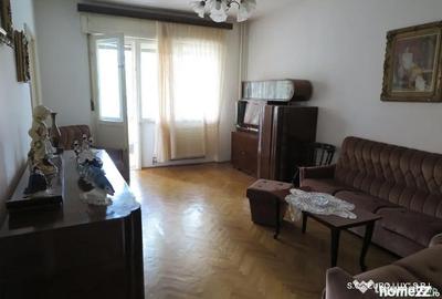 Apartament cu 3 camere decomandat în Central - 16
