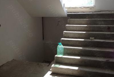 Casă cu 5 camere cu Teren 1400 Mp în Berceni - 2