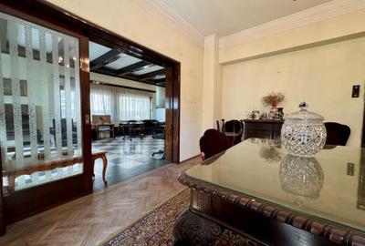 Casă individuală cu 7 camere cu Canalizare în Capitale - 4