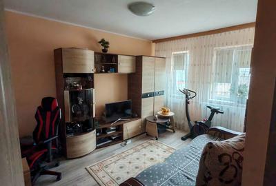 Garsonieră decomandată în Palas - 2