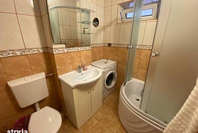 Apartament cu 2 camere decomandat în Micro 6 - 13