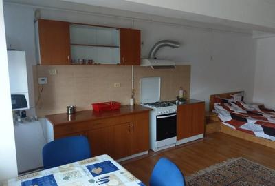 Garsonieră decomandată în Traian - 13