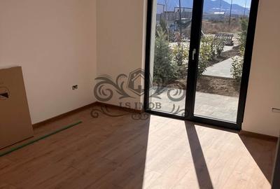 Casă cu 4 camere cu Canalizare în Cristian - 3