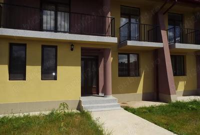 Inchiriez casa in episcopia - 2