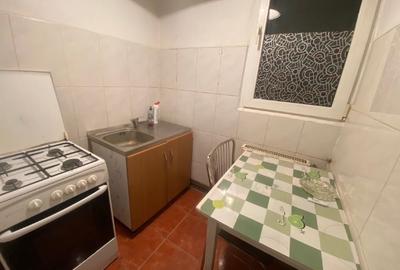 Garsonieră decomandată în Central - 7