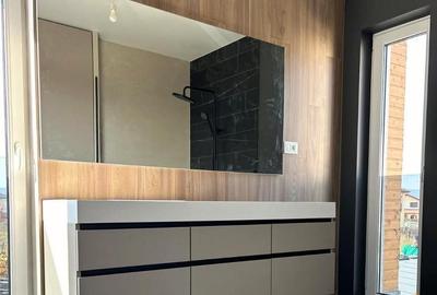 Casă cu 4 camere decomandat cu Canalizare în Cristian - 2