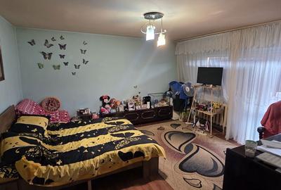 Apartament cu 2 camere semidecomandat în Micro 2 - 1