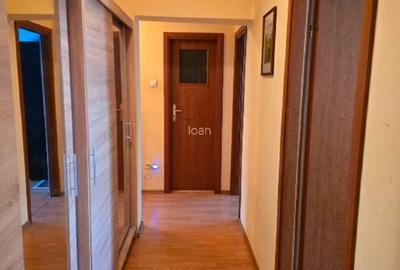 Apartament cu 4 camere semidecomandat în Drumul Taberei
