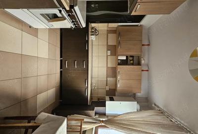 Apartament cu 3 camere semidecomandat în Central - 5