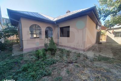 Casă cu 3 camere în Central