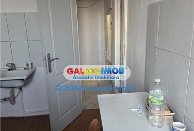 Vindem garsoniera in zona Razboieni-biserica , etaj 2, decom - 2