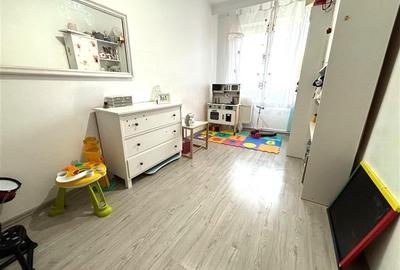 Zona Miron Costin - apartament 3 camere - etajul 2 - 5