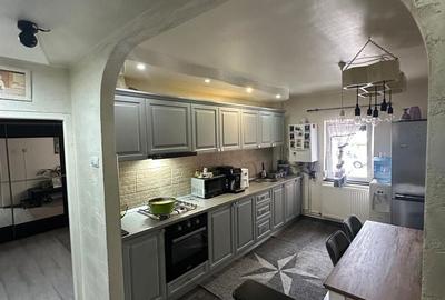 Apartament cu 3 camere decomandat în Central - 4