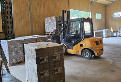 Teren intravilan 15500 mp si hala 400 mp Bicaz jud Neamt - 2
