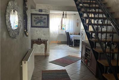 Casa de in Focsani , parter si mansarda ,suprafata utila de - 27