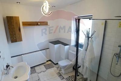 Casă cu 13 camere cu Teren 160 Mp în Tomis I - 15