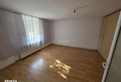 Casă cu 5 camere cu Teren 1496 Mp în Felnac - 4