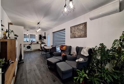 Apartament cu 3 camere, 63 mp, terasa de 88 mp, zona Cetatii