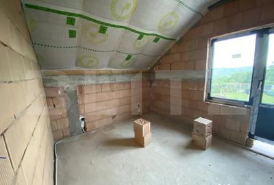 Casă cu 4 camere cu Teren 700 Mp în Aghireș - 5