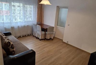Apartament cu 3 camere semidecomandat în Micro III - 12