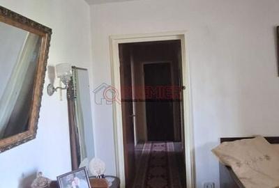 Apartament cu 3 camere în Berceni - 1