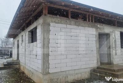 Casă cu 4 camere cu Teren 500 Mp în Exterior Vest - 10