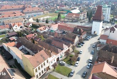 Casă cu 4 camere cu Teren 332 Mp în Ultracentral - 2