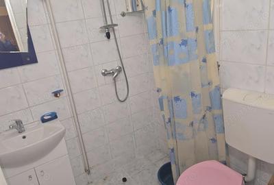Apartament cu 4 camere decomandat în Micro 15 - 19