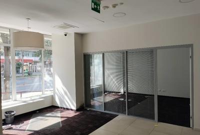 Spatiu stradal Buzau fost sediu de banca, de inchiriat - 5