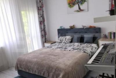 Proprietate Exclusivista: 2 Case, Piscina ?i Teren de Ten - 5