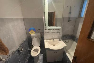 Apartament cu 3 camere semidecomandat în Mărăței