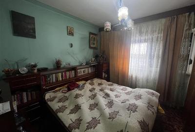 Apartament cu 3 camere decomandat în P-ța Mihai Viteazu
