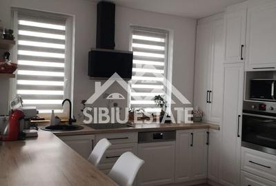 Casă cu 4 camere cu Canalizare în Arhitecților - Calea Cisnădiei - 1