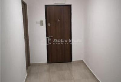 Apartament cu 3 camere decomandat în Micro II - 13