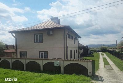 Casă cu 4 camere cu Teren 2445 Mp în Plopșoru - 7