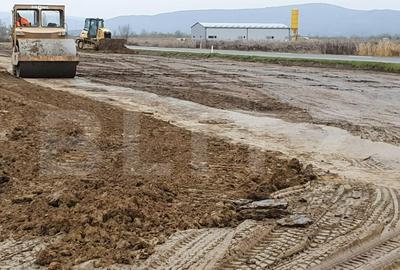 Teren de 28800MP(2.8ha). Pregatit pentru investitie! - 3
