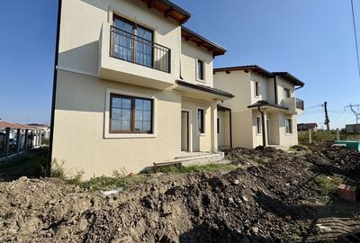 Duplex cu 3 camere, despărțit prin baie | Mosnita Noua | Valery 3 - 1