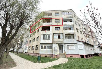 Apartament cu 3 camere semidecomandat, mobilat în Carei - 16