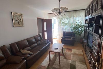 Apartament cu 3 camere semidecomandat, mobilat în Colentina