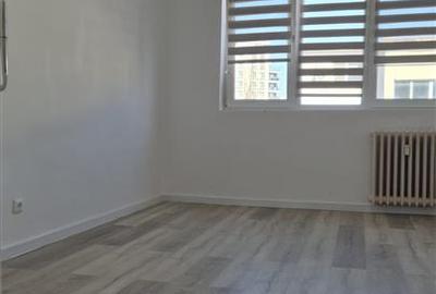 Garsonieră nedecomandată în Baza 3 - 7