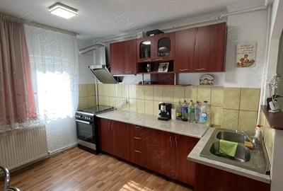 Apartament cu 4 camere decomandat în Turda - 4