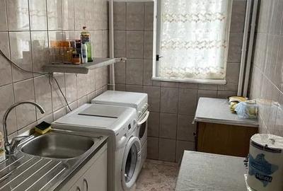 Apartament cu 2 camere, etajul 3/10, zona Podu Ros - 2