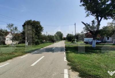 Teren de 2707 mp, în Central - 4