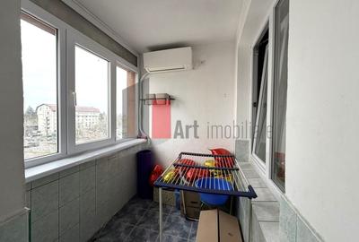Apartament cu 4 camere decomandat în Apărătorii Patriei - 4