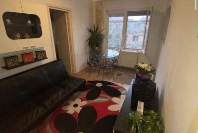 Apartament cu 2 camere decomandat în Micro 14 - 1
