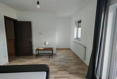 Casă cu 4 camere cu Teren 70 Mp în Central - 3